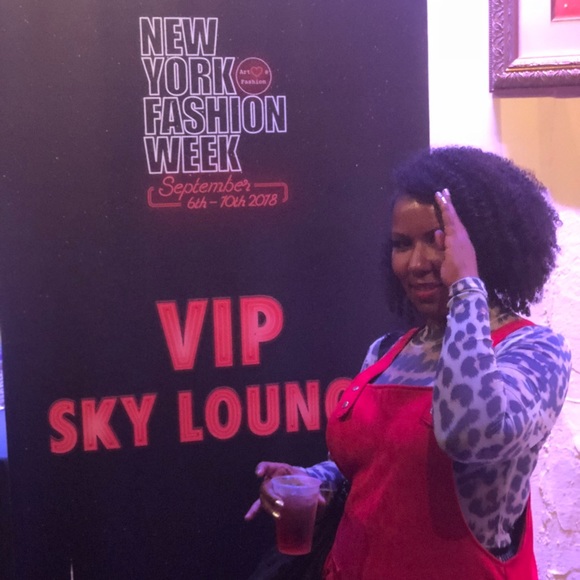 Meet your Posher, Neva - Picture 3 of 4